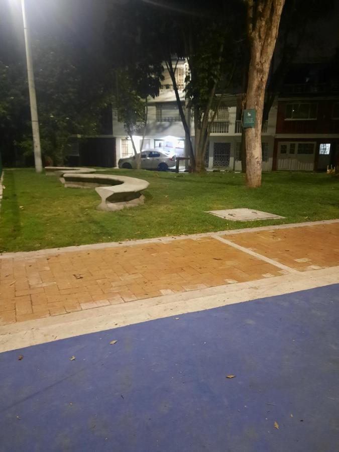 Aparta Hotel Victoria In 보고타 외부 사진
